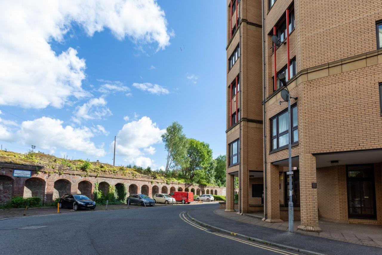 Stunning 1 Bed Merchant City Apartment With Parking Glasgow Kültér fotó