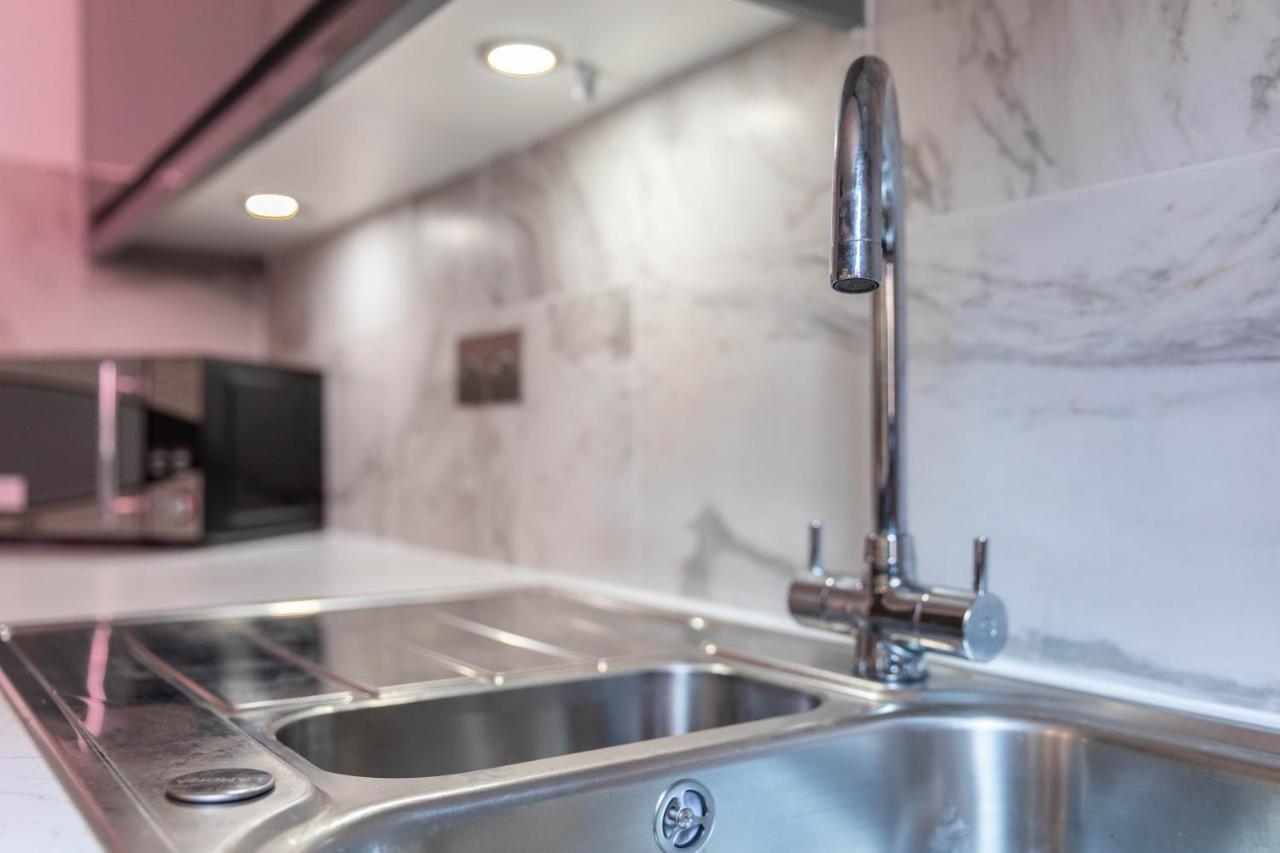 Stunning 1 Bed Merchant City Apartment With Parking Glasgow Kültér fotó